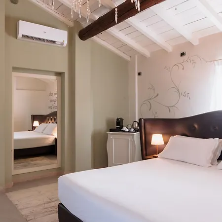 La Boheme Chambres 4*