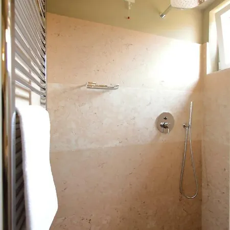 La Boheme Chambres 4*