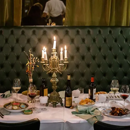 La Boheme Πανσιόν 4*