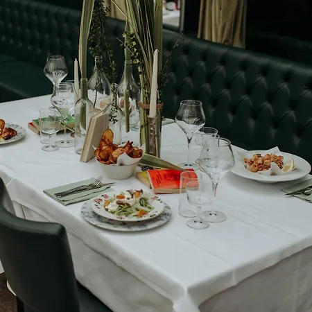 Πανσιόν La Boheme Λατζίζε