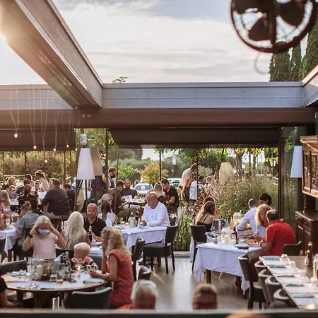 Πανσιόν La Boheme Λατζίζε